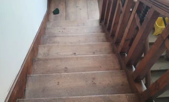 Nettoyage d'un escalier d'immeuble sur Bayonne, Dax, Bourbon services