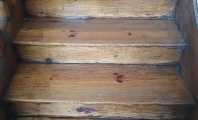 Nettoyage d'un escalier d'immeuble sur Bayonne, Dax, Bourbon services